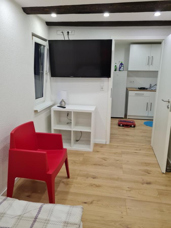 Haupt 3 Vandrarhem Eningen unter Achalm Exteriör bild