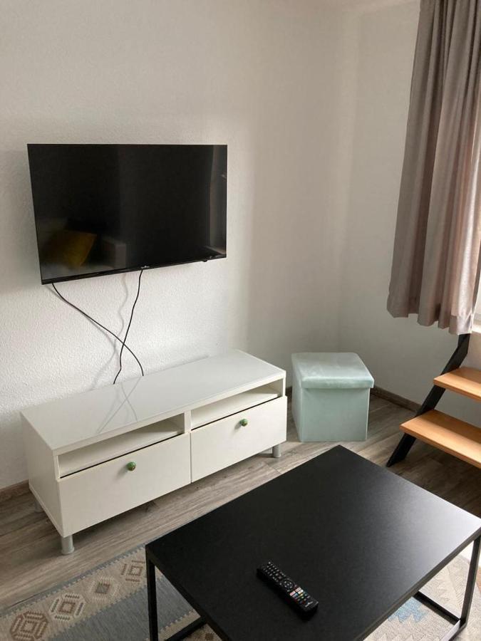 Haupt 3 Vandrarhem Eningen unter Achalm Exteriör bild